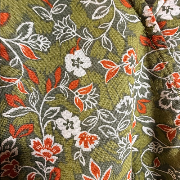 Boho Floral V-Neck Shirt - Picture 2 of 6